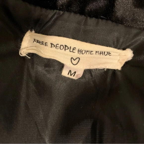 Floral Black Satin Robe - Picture 12 of 14